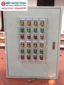 Hộp điều khiển quen thuộc trong hệ thống chụp hút khói công nghiệp